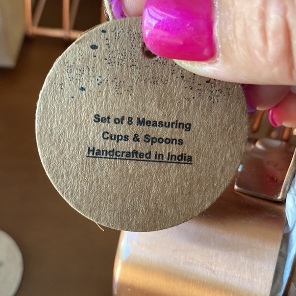 Set of measuring cups & spoons. Copper colored. - Picture 3 of 4